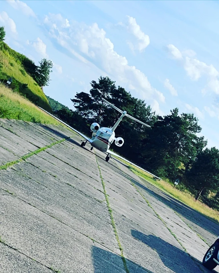 Wishing you all a happy weekend! Again, nice weather ☀️ for a flight. 🛩♥️🛩 Wir wünschen Euch ein schönes Wochenende! Es ist mal wieder herrliches Wetter ☀️ für einen Flug. Liebe Grüße vom FAS-Team 🛩♥️🛩