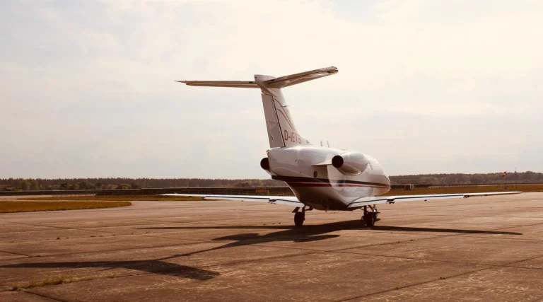 Let me take you for a walk … #edav #finow #flugplatzeberswalde #premier1 #beechcraft #rb-60 #aviationisourpassion #summer #finow #finowairservice #finowairbase #pilotslife #businessjet #businessaviation #generalaviation #aviation #aviationlovers🛩❤️ #jet #business