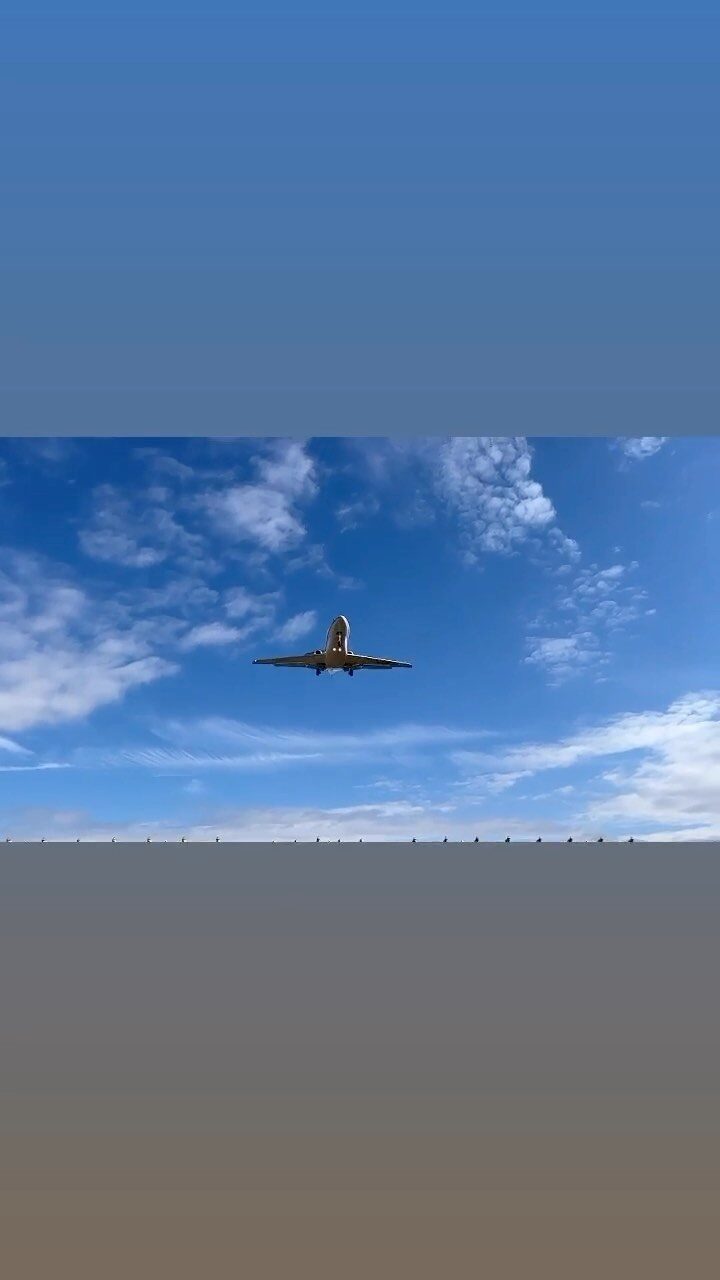 Take a look to the sky ♥️🛩️♥️ #jet #aviation #aviationlovers #generalaviation #aviationisourpassion #pilotslife #pilot #skyleader #skyranger #premier1 #eberswalde #edav #flugplatz #businessjet #beechcraft #jetflyaviation #finowairservice